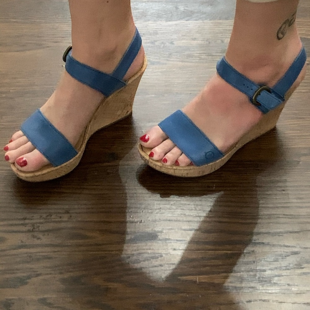 NEVER WORN Born Wedge Sandals - Sz 7